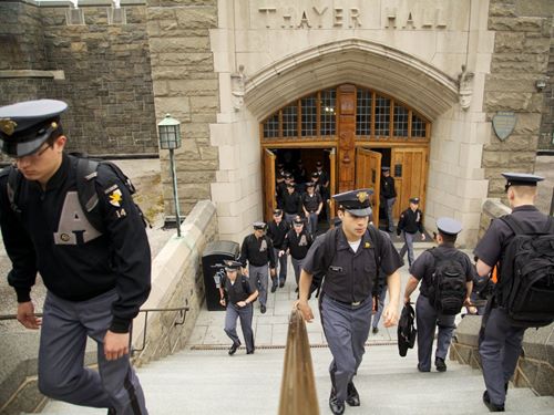 Tổng số học viên của Học viện là khoảng 4.400 người.